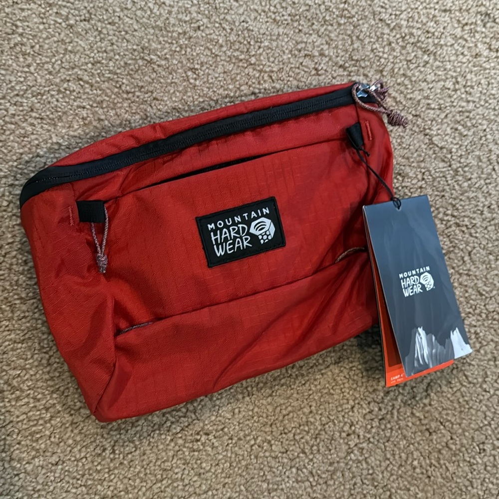 Mountain Hardwear Hip Pack- NWT